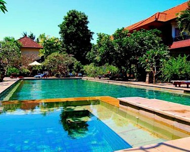 Bumas Hotel op Bali zwembad