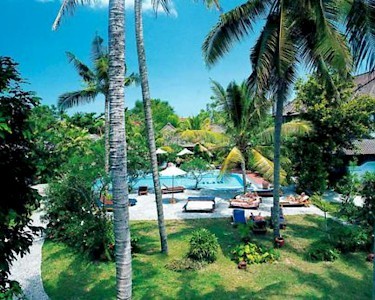 Bumas Hotel op Bali zwembad