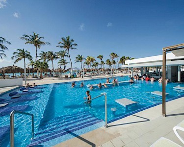 Hotel Riu Palace Antillas poolbar