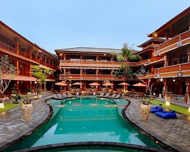 Wina Holiday Villa Bali zwembad