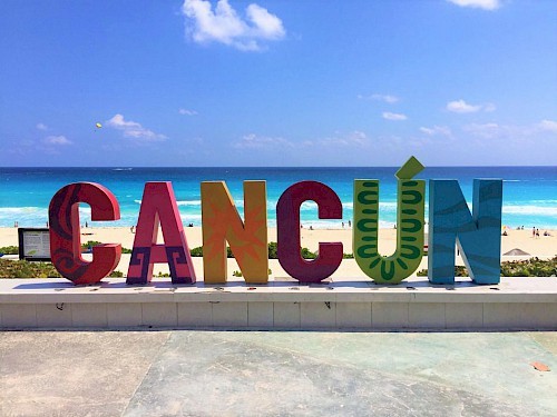 Cancún letters Playa Delfines