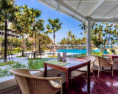 The Regent Beach Resort terras