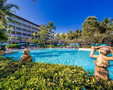 The Regent Beach Resort zwembad