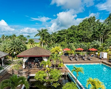 Royal Torarica Suriname zwembad uitzicht