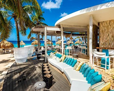 Van der Valk Plaza Beach & Dive Resort Bonaire terras