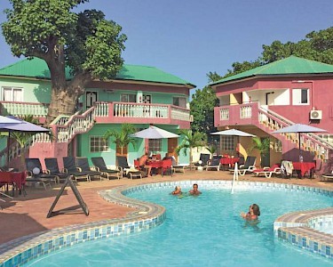 Baobab Holiday Resort zwembad