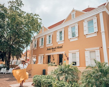 Avila Beach Hotel Curaçao buitenkant