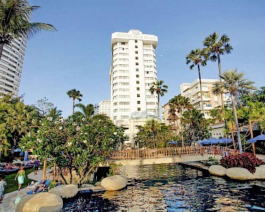Jomtien Palm Beach Hotel