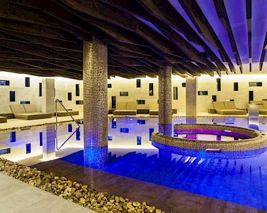 Hotel Serrano Palace binnenzwembad