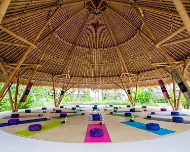 Wyndham Tamansari Jivva Resort yoga