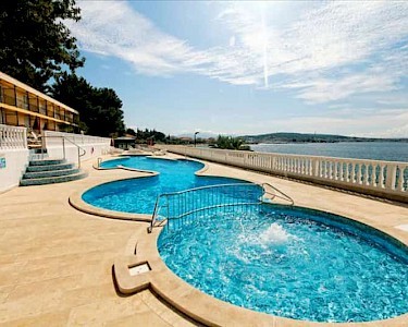 Hotel Jadran Kroatië zwembad