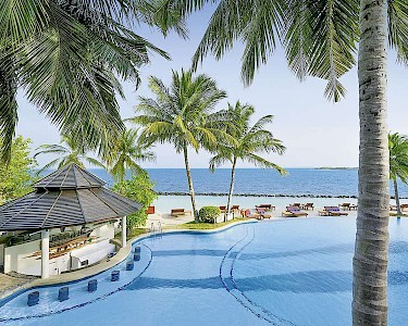 Royal Island Resort & Spa Malediven zwembad