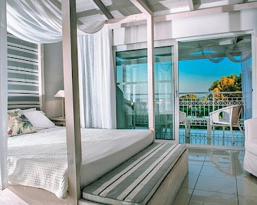Belvedere Luxury Suites kamer zeezicht