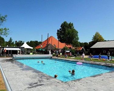 Droompark Buitenhuizen zwembad