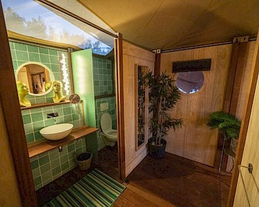 Glamp Outdoor Camp Veluwe Dormer Cabin badkamer