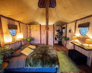 Glamp Outdoor Camp Veluwe Dormer Cabin slaapkamer
