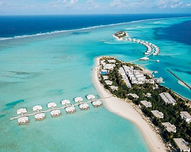 RIU Atoll Malediven bovenaf overwater bungalows