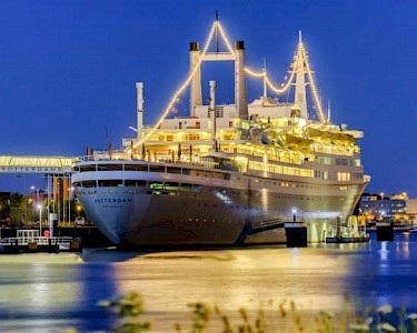 SS Rotterdam avond