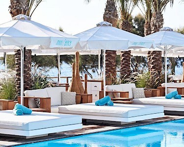 Nikki Beach Resort & Spa Santorini loungebedden