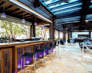 Divi Southwinds Beach Resort bar