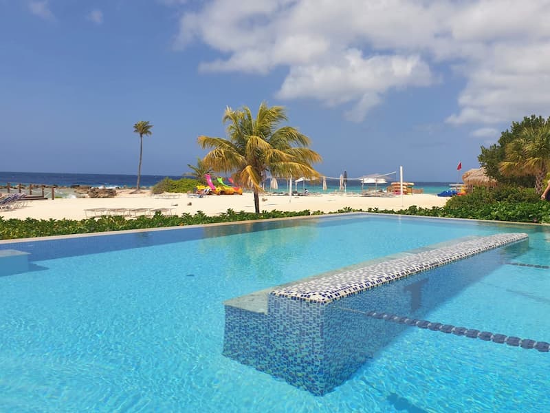 Zwembad Curaçao Marriott Beach Resort