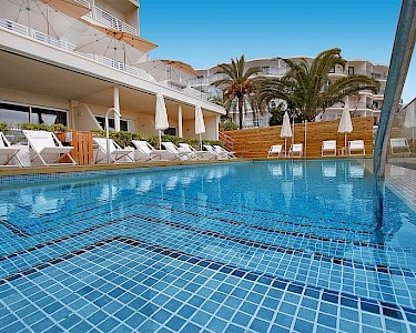 Nautico Ebeso Ibiza zwembad