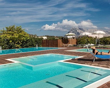 Resort Grande Baia Sardinië zwembaden