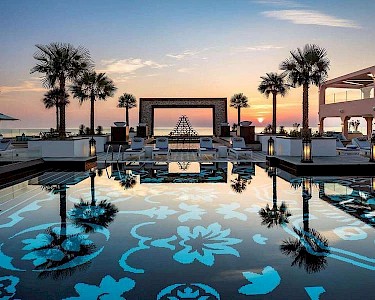 Fairmont Fujairah Beach Resort zwembad zonsondergang