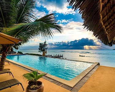 Sunshine Marine Lodge Zanzibar infinity pool