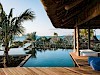 Paradise Cove Boutique infinity pool zitje