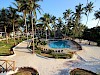 Paradise Beach Resort Zanzibar zwembad palmbomen