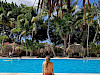 Livingstone Jan Thiel Resort Curaçao relaxen aan de rand van het zwembad