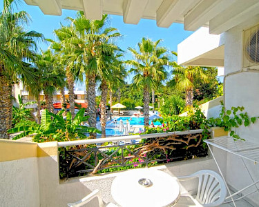 Denise Appartementen Kos balkon