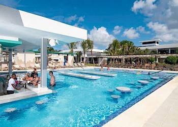 RIU Palace Tropical Bay Jamaica poolbar