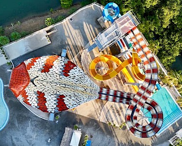 Corendon Mangrove Beach Resort glijbanen van bovenaf