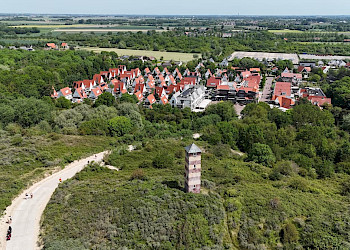 Landal Noordzee Résidence Dishoek Zeeland met vuurtoren op de voorgrond