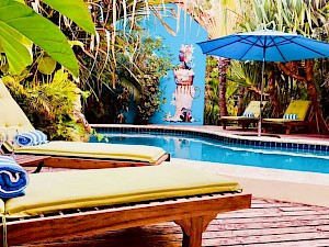 Pietermaai Boutique Hotel zwembad muurschildering