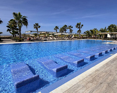 Riu Palace Santa Maria zwembad ligbedjes