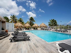 Bon Bini Seaside Resort zwembad