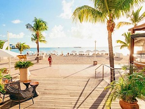 Holland House Beach Hotel Sint Maarten strand