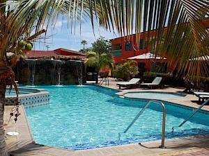 Del Rey Apartments zwembad