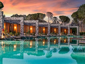 Kaya Palazzo Belek Luxury Lagoon Suites avond