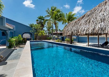 Blue Bonaire Resort zwembad
