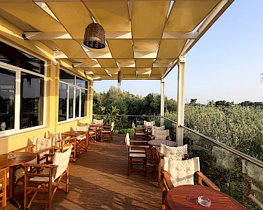 Appartementen Lorenzo Kefalonia terras met avondzon