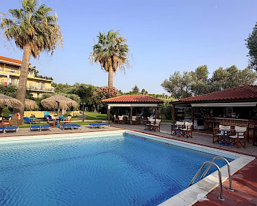 Appartementen Lorenzo Kefalonia zwembad en poolbar