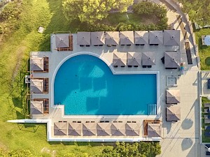 White Rocks Kefalonia zwembad bovenaf