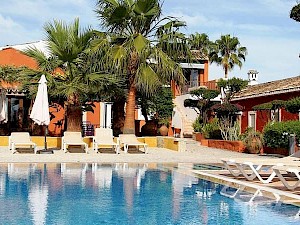 Quinta dos Amigos zwembad met ligbedjes