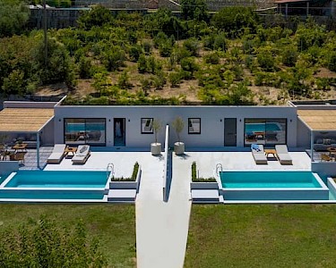 Cavalier Suites Lefkas van bovenaf