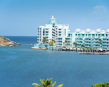 Oyster Bay Beach Resort Sint Maarten zijkant