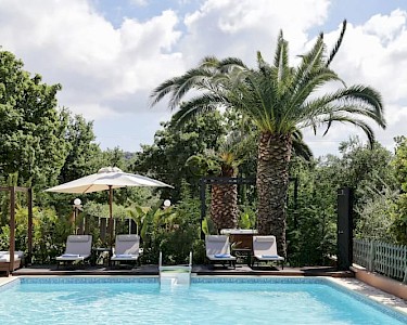 Lena Mare Boutique Suites Corfu tuin